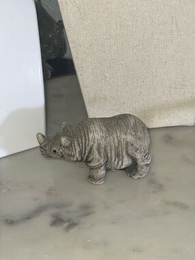 Baby white rhino figurine decorative home